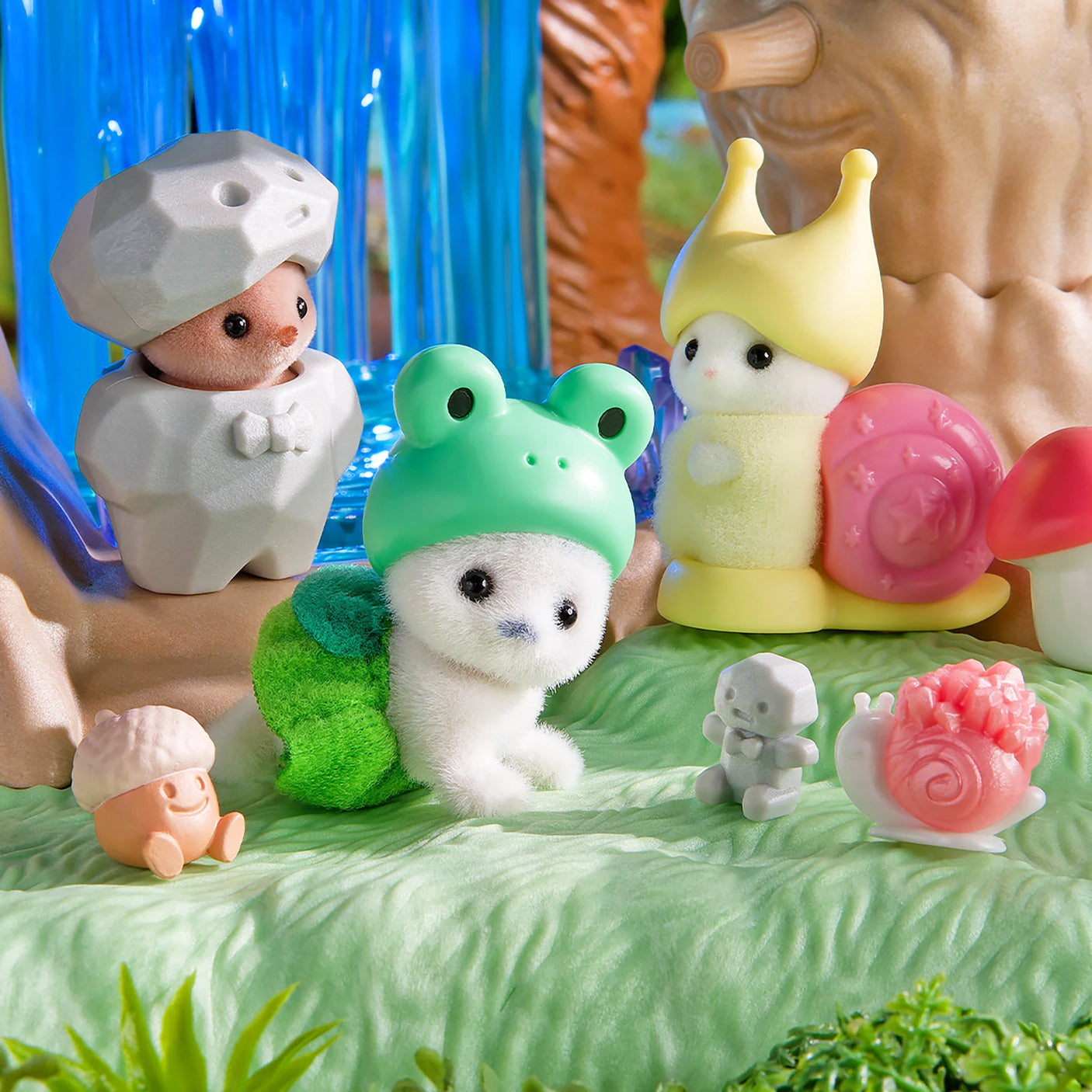 Mini woodland fairy toy figure with small animals and accessories
