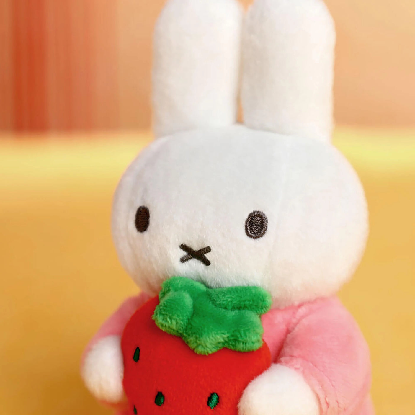 VIPO x Miffy Hug Series - Strawberry Plush Pendant