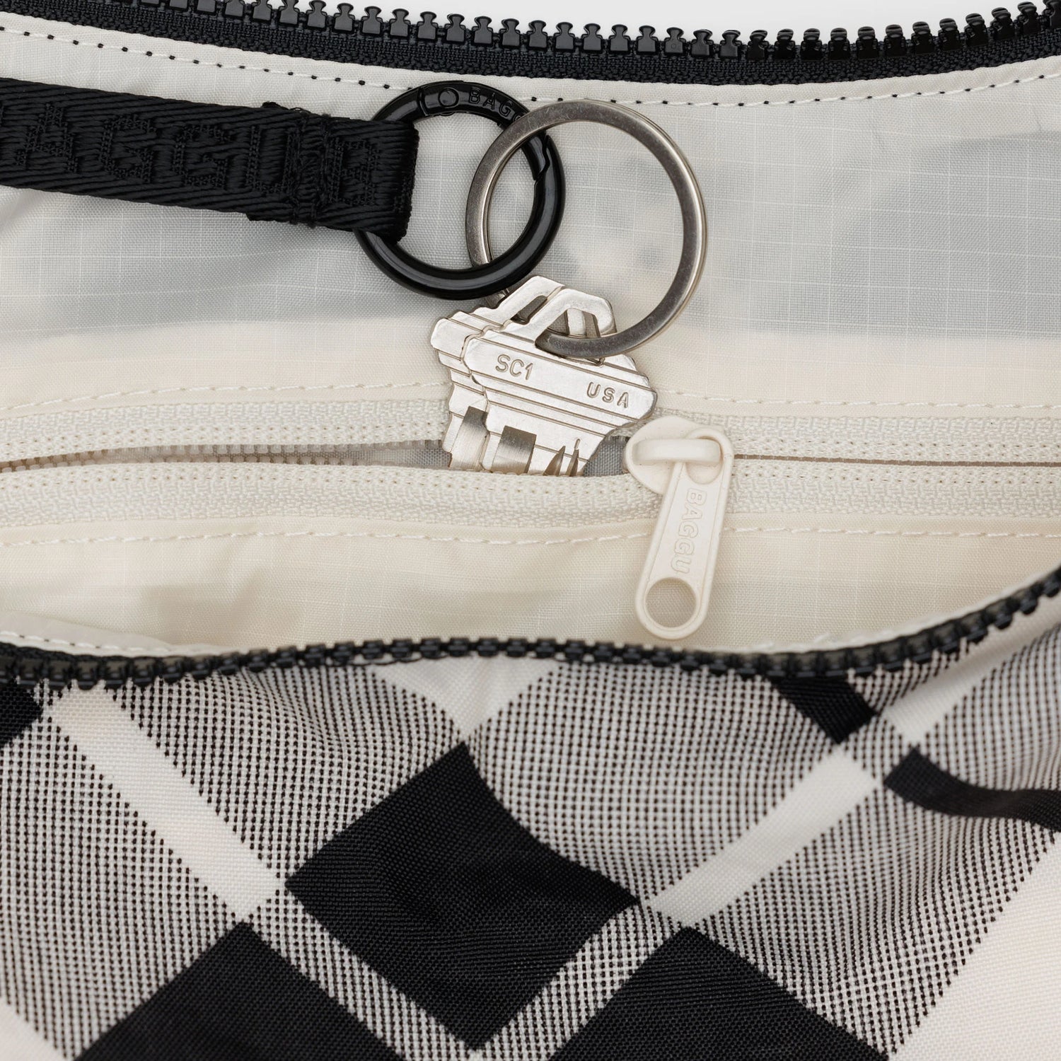 Baggu Medium Crescent Bag - Mixed Plaid