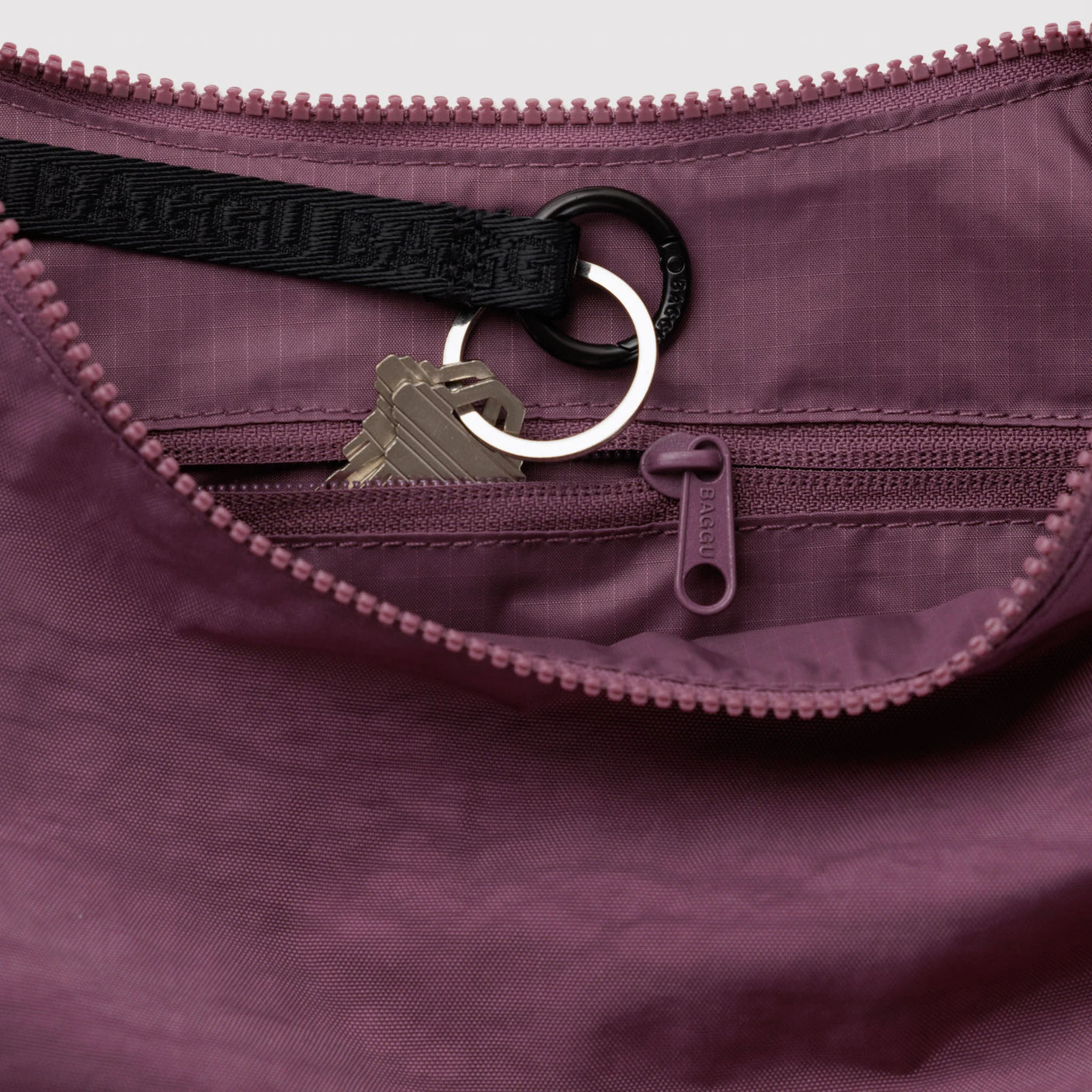 Baggu Medium Nylon Crescent Bag - Wild Plum