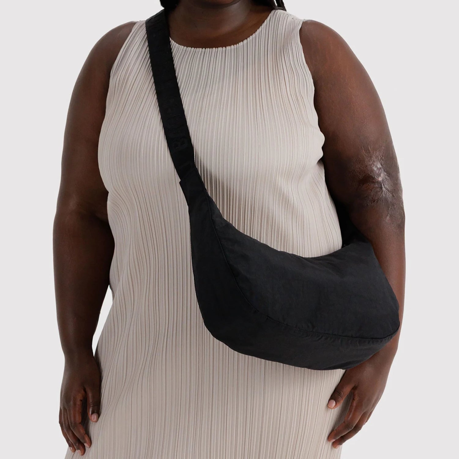 Baggu Medium Nylon Crescent Bag - Black