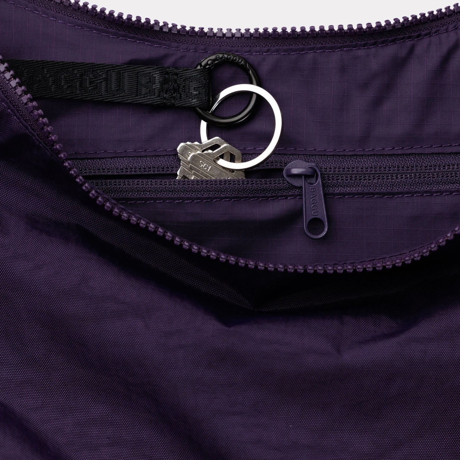 Baggu Medium Nylon Crescent Bag - Fig