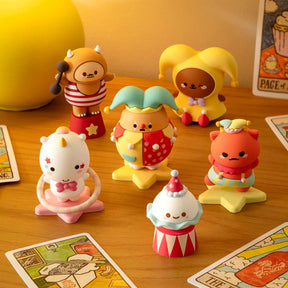 Circus blind box figures set of five animal character toys with circus props