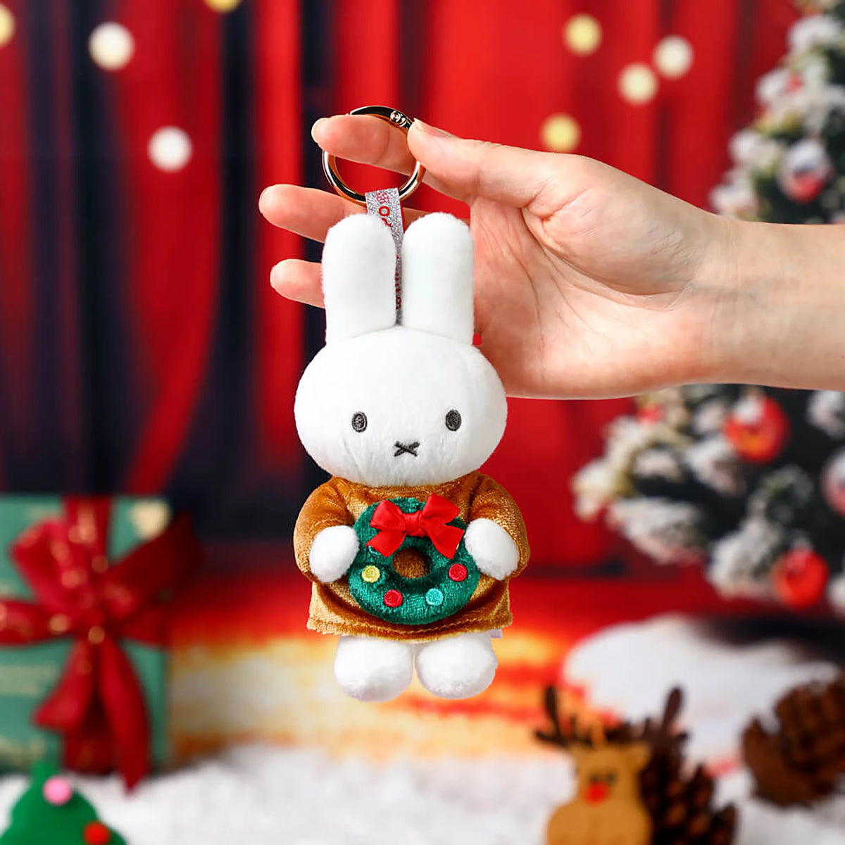 VIPO x Miffy Christmas plush keychain with wreath and gold clip